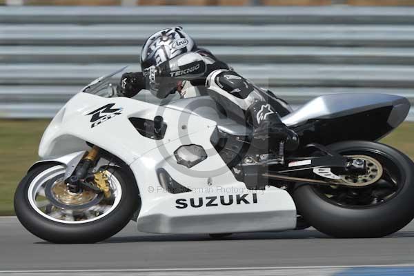 Motorcycle action photographs;donington;donington park leicestershire;donington photographs;event digital images;eventdigitalimages;no limits trackday;peter wileman photography;trackday;trackday digital images;trackday photos