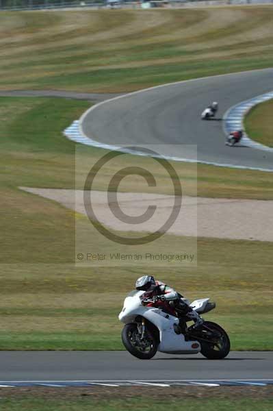 Motorcycle action photographs;donington;donington park leicestershire;donington photographs;event digital images;eventdigitalimages;no limits trackday;peter wileman photography;trackday;trackday digital images;trackday photos