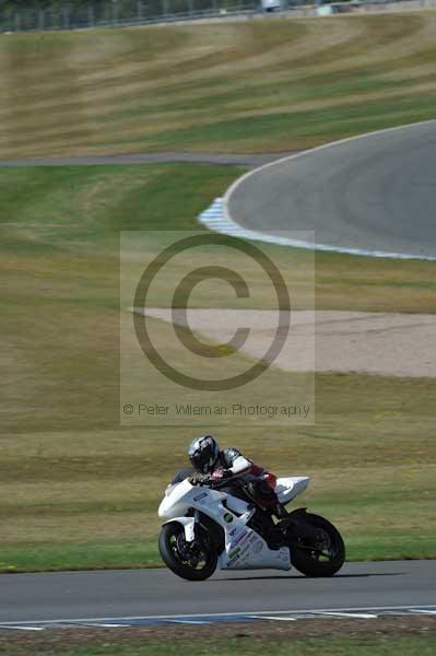 Motorcycle action photographs;donington;donington park leicestershire;donington photographs;event digital images;eventdigitalimages;no limits trackday;peter wileman photography;trackday;trackday digital images;trackday photos