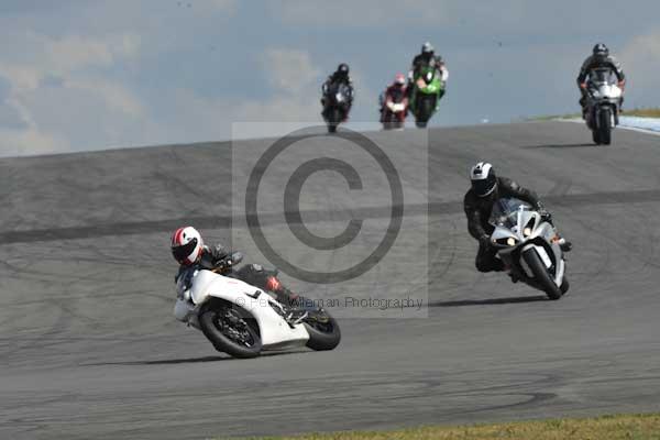 Motorcycle action photographs;donington;donington park leicestershire;donington photographs;event digital images;eventdigitalimages;no limits trackday;peter wileman photography;trackday;trackday digital images;trackday photos