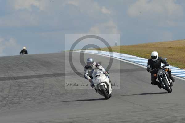 Motorcycle action photographs;donington;donington park leicestershire;donington photographs;event digital images;eventdigitalimages;no limits trackday;peter wileman photography;trackday;trackday digital images;trackday photos