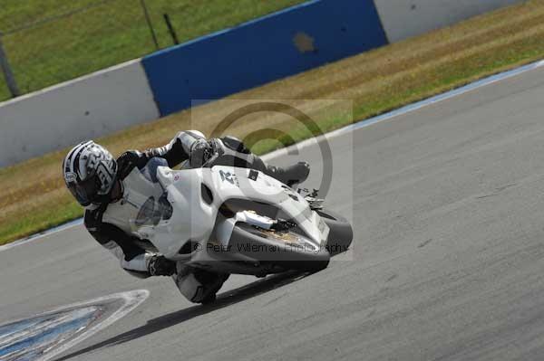 Motorcycle action photographs;donington;donington park leicestershire;donington photographs;event digital images;eventdigitalimages;no limits trackday;peter wileman photography;trackday;trackday digital images;trackday photos