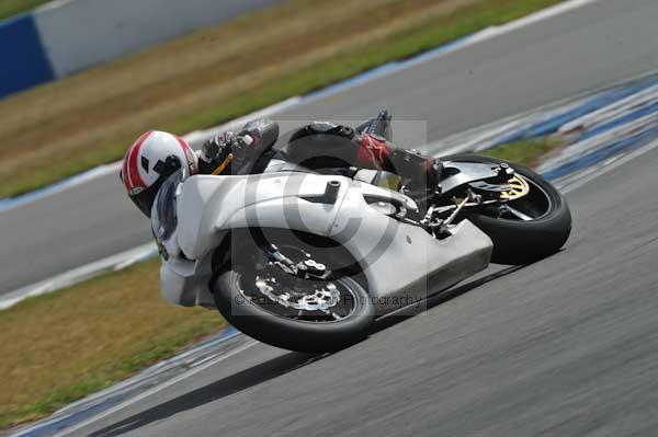 Motorcycle action photographs;donington;donington park leicestershire;donington photographs;event digital images;eventdigitalimages;no limits trackday;peter wileman photography;trackday;trackday digital images;trackday photos