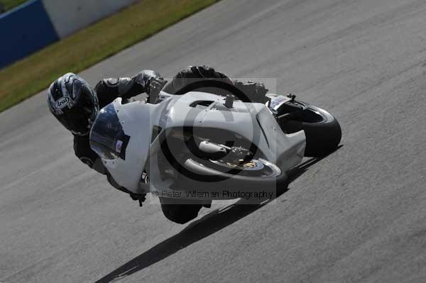 Motorcycle action photographs;donington;donington park leicestershire;donington photographs;event digital images;eventdigitalimages;no limits trackday;peter wileman photography;trackday;trackday digital images;trackday photos