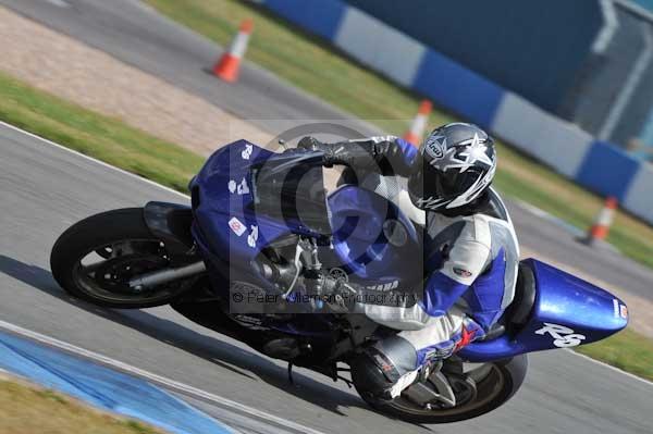 Motorcycle action photographs;donington;donington park leicestershire;donington photographs;event digital images;eventdigitalimages;no limits trackday;peter wileman photography;trackday;trackday digital images;trackday photos