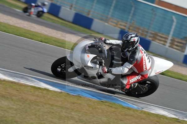 Motorcycle action photographs;donington;donington park leicestershire;donington photographs;event digital images;eventdigitalimages;no limits trackday;peter wileman photography;trackday;trackday digital images;trackday photos