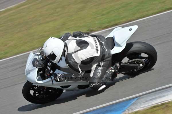 Motorcycle action photographs;donington;donington park leicestershire;donington photographs;event digital images;eventdigitalimages;no limits trackday;peter wileman photography;trackday;trackday digital images;trackday photos