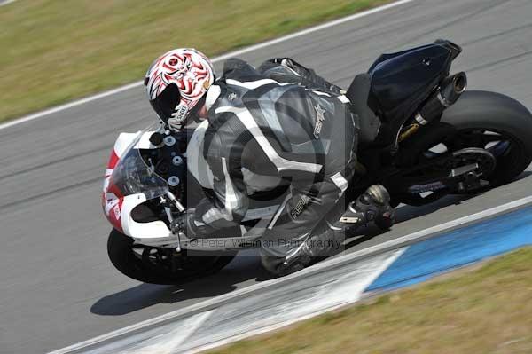 Motorcycle action photographs;donington;donington park leicestershire;donington photographs;event digital images;eventdigitalimages;no limits trackday;peter wileman photography;trackday;trackday digital images;trackday photos