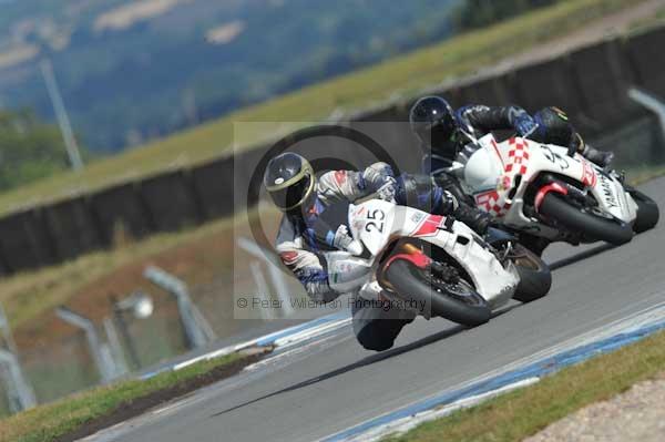 Motorcycle action photographs;donington;donington park leicestershire;donington photographs;event digital images;eventdigitalimages;no limits trackday;peter wileman photography;trackday;trackday digital images;trackday photos