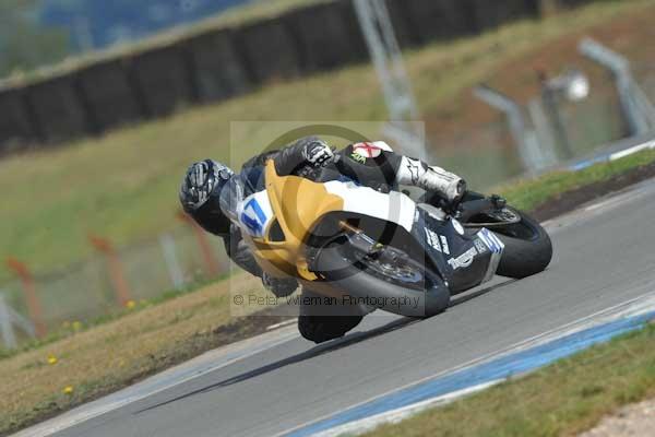 Motorcycle action photographs;donington;donington park leicestershire;donington photographs;event digital images;eventdigitalimages;no limits trackday;peter wileman photography;trackday;trackday digital images;trackday photos