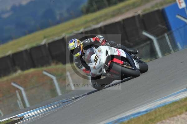 Motorcycle action photographs;donington;donington park leicestershire;donington photographs;event digital images;eventdigitalimages;no limits trackday;peter wileman photography;trackday;trackday digital images;trackday photos