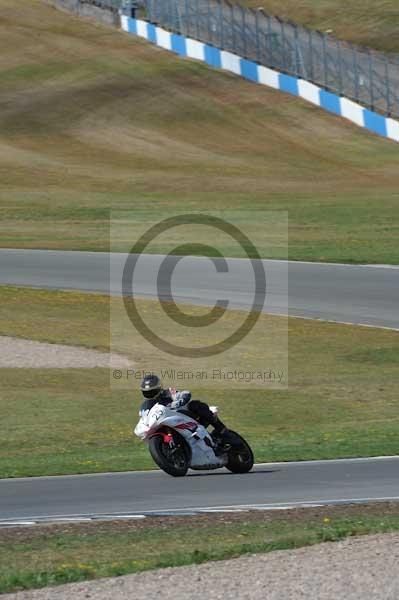 Motorcycle action photographs;donington;donington park leicestershire;donington photographs;event digital images;eventdigitalimages;no limits trackday;peter wileman photography;trackday;trackday digital images;trackday photos