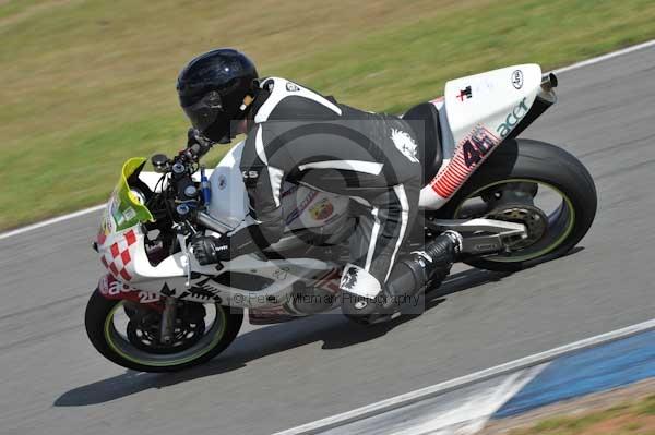 Motorcycle action photographs;donington;donington park leicestershire;donington photographs;event digital images;eventdigitalimages;no limits trackday;peter wileman photography;trackday;trackday digital images;trackday photos