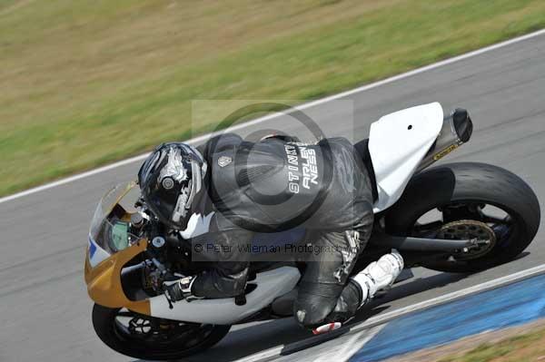 Motorcycle action photographs;donington;donington park leicestershire;donington photographs;event digital images;eventdigitalimages;no limits trackday;peter wileman photography;trackday;trackday digital images;trackday photos