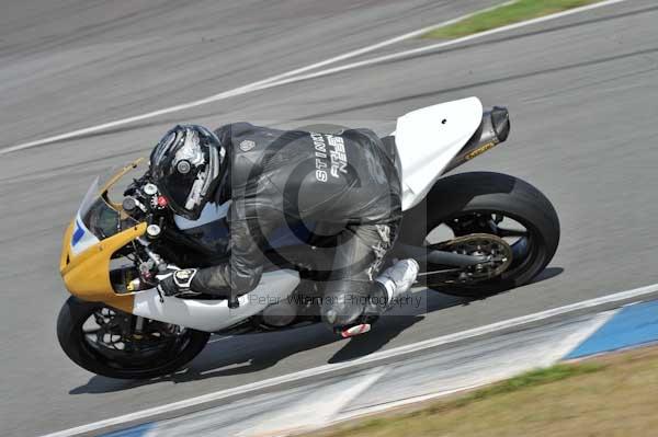 Motorcycle action photographs;donington;donington park leicestershire;donington photographs;event digital images;eventdigitalimages;no limits trackday;peter wileman photography;trackday;trackday digital images;trackday photos