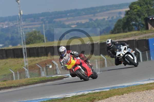 Motorcycle action photographs;donington;donington park leicestershire;donington photographs;event digital images;eventdigitalimages;no limits trackday;peter wileman photography;trackday;trackday digital images;trackday photos