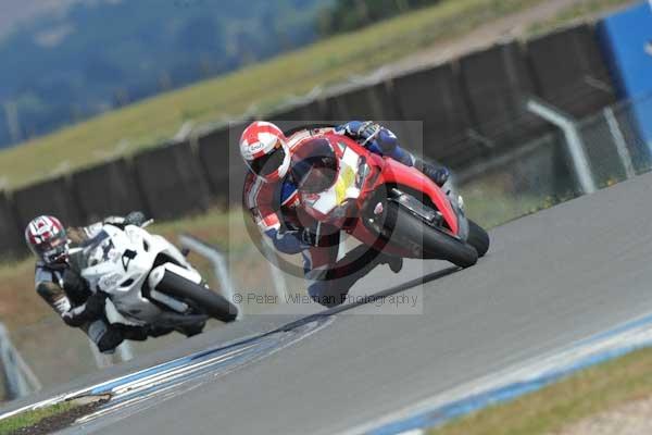 Motorcycle action photographs;donington;donington park leicestershire;donington photographs;event digital images;eventdigitalimages;no limits trackday;peter wileman photography;trackday;trackday digital images;trackday photos