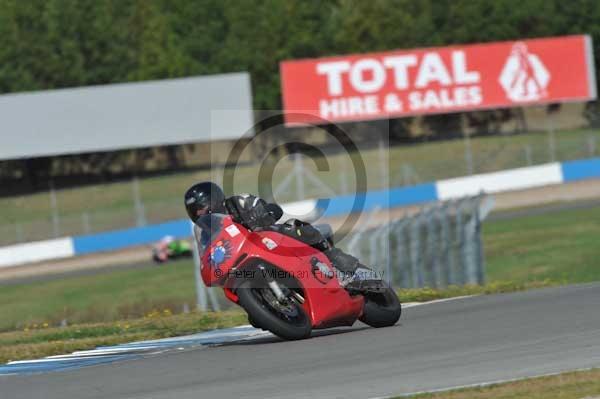 Motorcycle action photographs;donington;donington park leicestershire;donington photographs;event digital images;eventdigitalimages;no limits trackday;peter wileman photography;trackday;trackday digital images;trackday photos