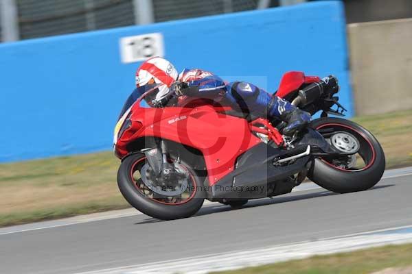 Motorcycle action photographs;donington;donington park leicestershire;donington photographs;event digital images;eventdigitalimages;no limits trackday;peter wileman photography;trackday;trackday digital images;trackday photos