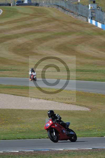 Motorcycle action photographs;donington;donington park leicestershire;donington photographs;event digital images;eventdigitalimages;no limits trackday;peter wileman photography;trackday;trackday digital images;trackday photos