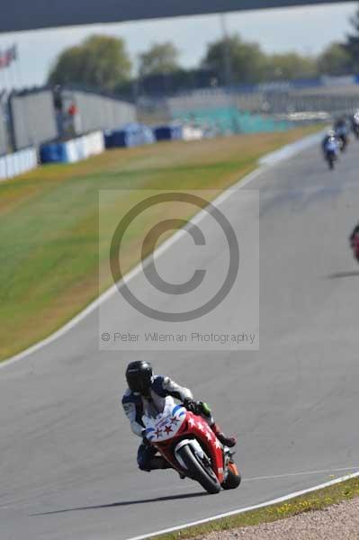 Motorcycle action photographs;donington;donington park leicestershire;donington photographs;event digital images;eventdigitalimages;no limits trackday;peter wileman photography;trackday;trackday digital images;trackday photos