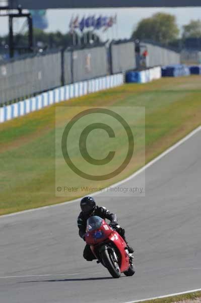 Motorcycle action photographs;donington;donington park leicestershire;donington photographs;event digital images;eventdigitalimages;no limits trackday;peter wileman photography;trackday;trackday digital images;trackday photos