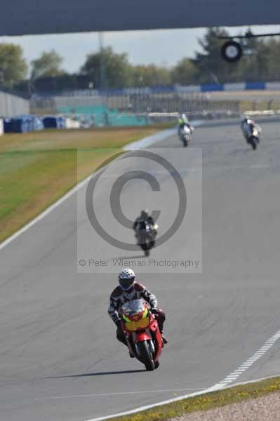 Motorcycle action photographs;donington;donington park leicestershire;donington photographs;event digital images;eventdigitalimages;no limits trackday;peter wileman photography;trackday;trackday digital images;trackday photos