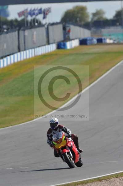 Motorcycle action photographs;donington;donington park leicestershire;donington photographs;event digital images;eventdigitalimages;no limits trackday;peter wileman photography;trackday;trackday digital images;trackday photos