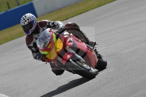 Motorcycle action photographs;donington;donington park leicestershire;donington photographs;event digital images;eventdigitalimages;no limits trackday;peter wileman photography;trackday;trackday digital images;trackday photos