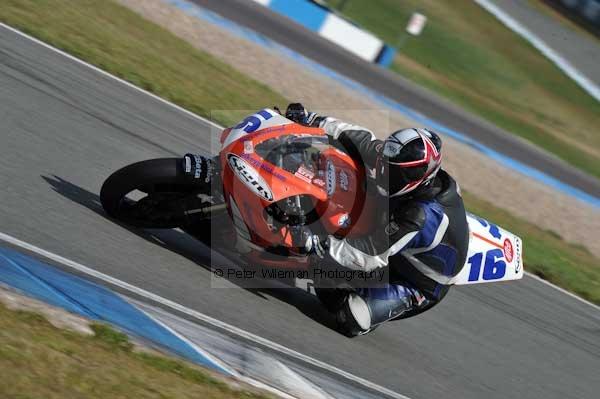 Motorcycle action photographs;donington;donington park leicestershire;donington photographs;event digital images;eventdigitalimages;no limits trackday;peter wileman photography;trackday;trackday digital images;trackday photos