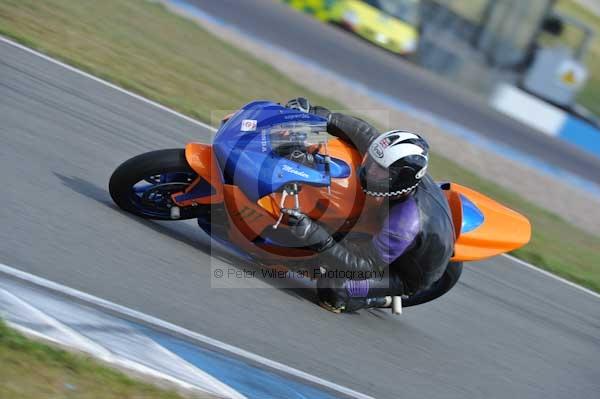 Motorcycle action photographs;donington;donington park leicestershire;donington photographs;event digital images;eventdigitalimages;no limits trackday;peter wileman photography;trackday;trackday digital images;trackday photos