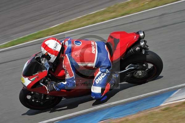 Motorcycle action photographs;donington;donington park leicestershire;donington photographs;event digital images;eventdigitalimages;no limits trackday;peter wileman photography;trackday;trackday digital images;trackday photos