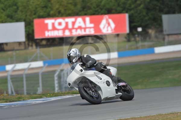 Motorcycle action photographs;donington;donington park leicestershire;donington photographs;event digital images;eventdigitalimages;no limits trackday;peter wileman photography;trackday;trackday digital images;trackday photos