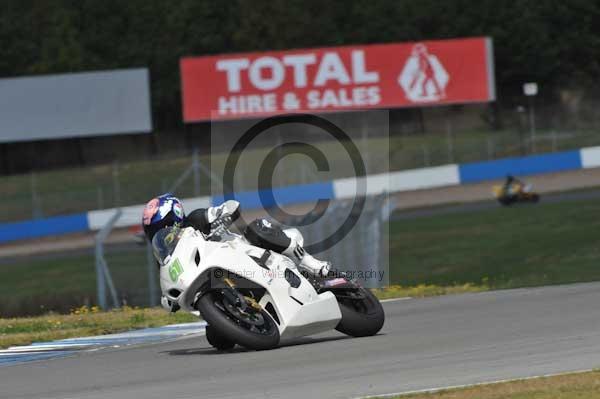 Motorcycle action photographs;donington;donington park leicestershire;donington photographs;event digital images;eventdigitalimages;no limits trackday;peter wileman photography;trackday;trackday digital images;trackday photos