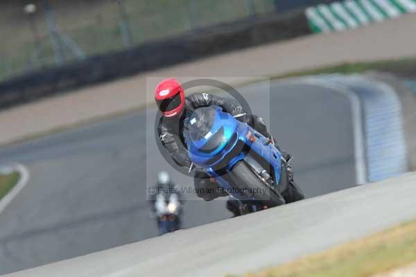 Motorcycle action photographs;donington;donington park leicestershire;donington photographs;event digital images;eventdigitalimages;no limits trackday;peter wileman photography;trackday;trackday digital images;trackday photos