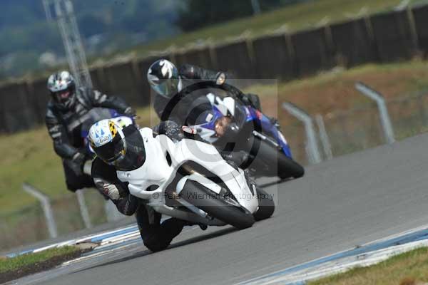 Motorcycle action photographs;donington;donington park leicestershire;donington photographs;event digital images;eventdigitalimages;no limits trackday;peter wileman photography;trackday;trackday digital images;trackday photos