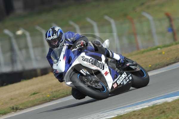 Motorcycle action photographs;donington;donington park leicestershire;donington photographs;event digital images;eventdigitalimages;no limits trackday;peter wileman photography;trackday;trackday digital images;trackday photos