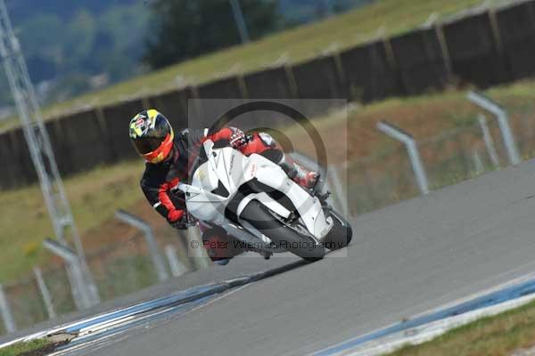 Motorcycle action photographs;donington;donington park leicestershire;donington photographs;event digital images;eventdigitalimages;no limits trackday;peter wileman photography;trackday;trackday digital images;trackday photos