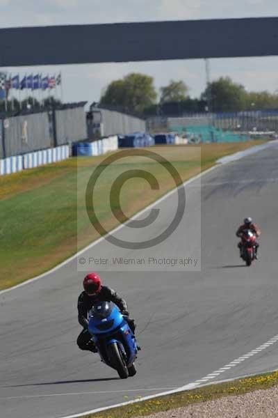 Motorcycle action photographs;donington;donington park leicestershire;donington photographs;event digital images;eventdigitalimages;no limits trackday;peter wileman photography;trackday;trackday digital images;trackday photos