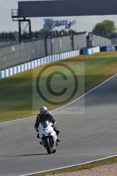 Motorcycle action photographs;donington;donington park leicestershire;donington photographs;event digital images;eventdigitalimages;no limits trackday;peter wileman photography;trackday;trackday digital images;trackday photos