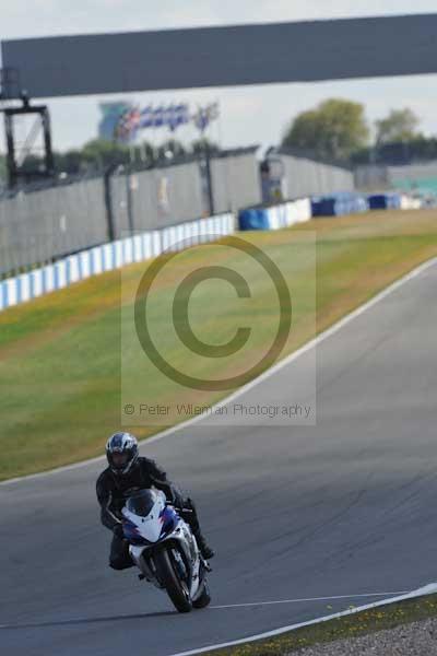 Motorcycle action photographs;donington;donington park leicestershire;donington photographs;event digital images;eventdigitalimages;no limits trackday;peter wileman photography;trackday;trackday digital images;trackday photos