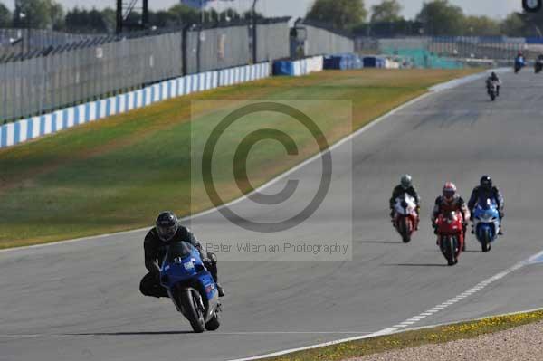 Motorcycle action photographs;donington;donington park leicestershire;donington photographs;event digital images;eventdigitalimages;no limits trackday;peter wileman photography;trackday;trackday digital images;trackday photos