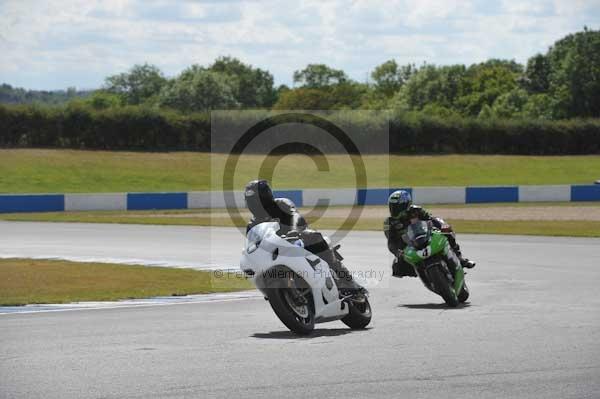 Motorcycle action photographs;donington;donington park leicestershire;donington photographs;event digital images;eventdigitalimages;no limits trackday;peter wileman photography;trackday;trackday digital images;trackday photos