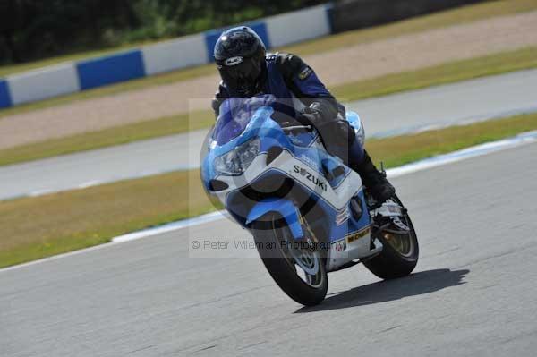 Motorcycle action photographs;donington;donington park leicestershire;donington photographs;event digital images;eventdigitalimages;no limits trackday;peter wileman photography;trackday;trackday digital images;trackday photos