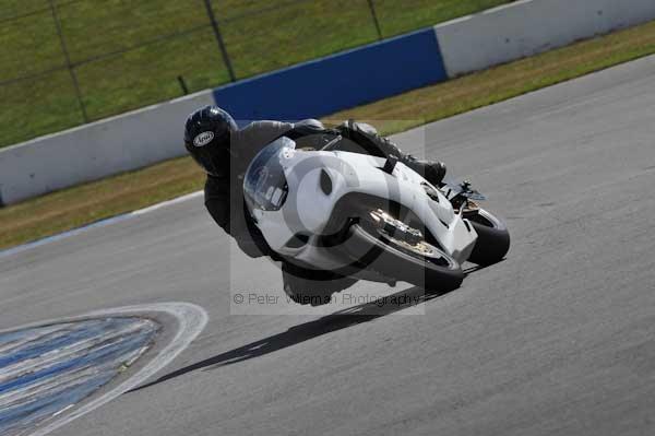 Motorcycle action photographs;donington;donington park leicestershire;donington photographs;event digital images;eventdigitalimages;no limits trackday;peter wileman photography;trackday;trackday digital images;trackday photos