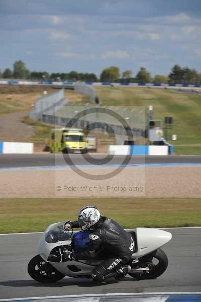 Motorcycle action photographs;donington;donington park leicestershire;donington photographs;event digital images;eventdigitalimages;no limits trackday;peter wileman photography;trackday;trackday digital images;trackday photos