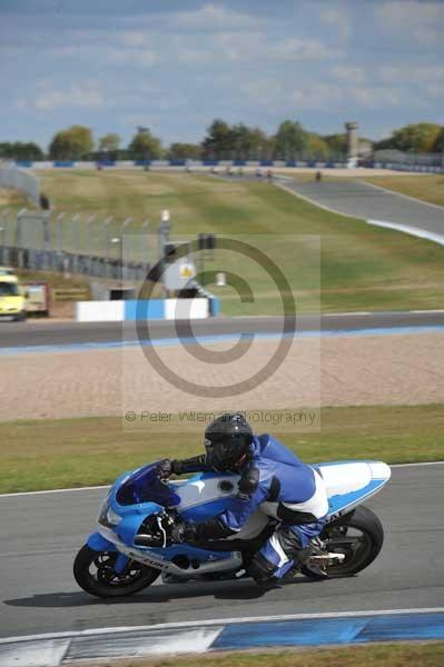 Motorcycle action photographs;donington;donington park leicestershire;donington photographs;event digital images;eventdigitalimages;no limits trackday;peter wileman photography;trackday;trackday digital images;trackday photos