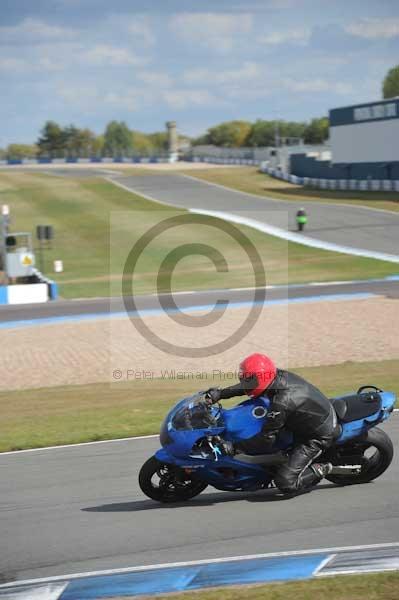 Motorcycle action photographs;donington;donington park leicestershire;donington photographs;event digital images;eventdigitalimages;no limits trackday;peter wileman photography;trackday;trackday digital images;trackday photos