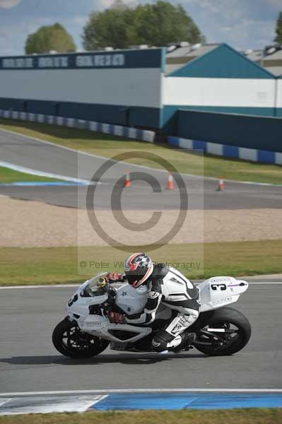 Motorcycle action photographs;donington;donington park leicestershire;donington photographs;event digital images;eventdigitalimages;no limits trackday;peter wileman photography;trackday;trackday digital images;trackday photos