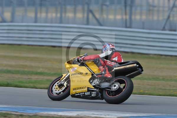 Motorcycle action photographs;donington;donington park leicestershire;donington photographs;event digital images;eventdigitalimages;no limits trackday;peter wileman photography;trackday;trackday digital images;trackday photos